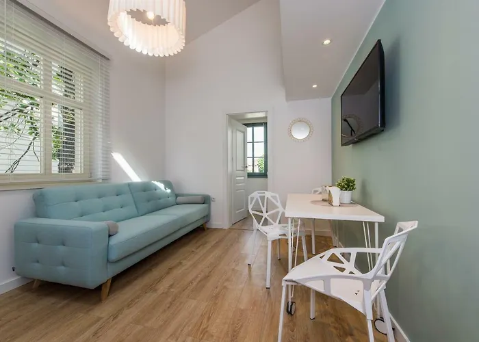 아파트 Pearl Of *